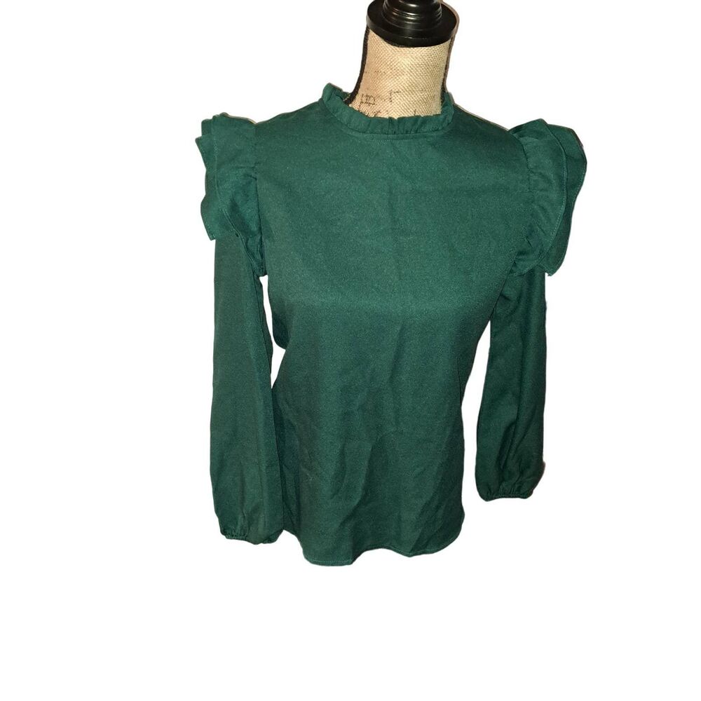 NIB -Size 2 -XS Emeral green Top Princess Sleeve and peekaboo button back